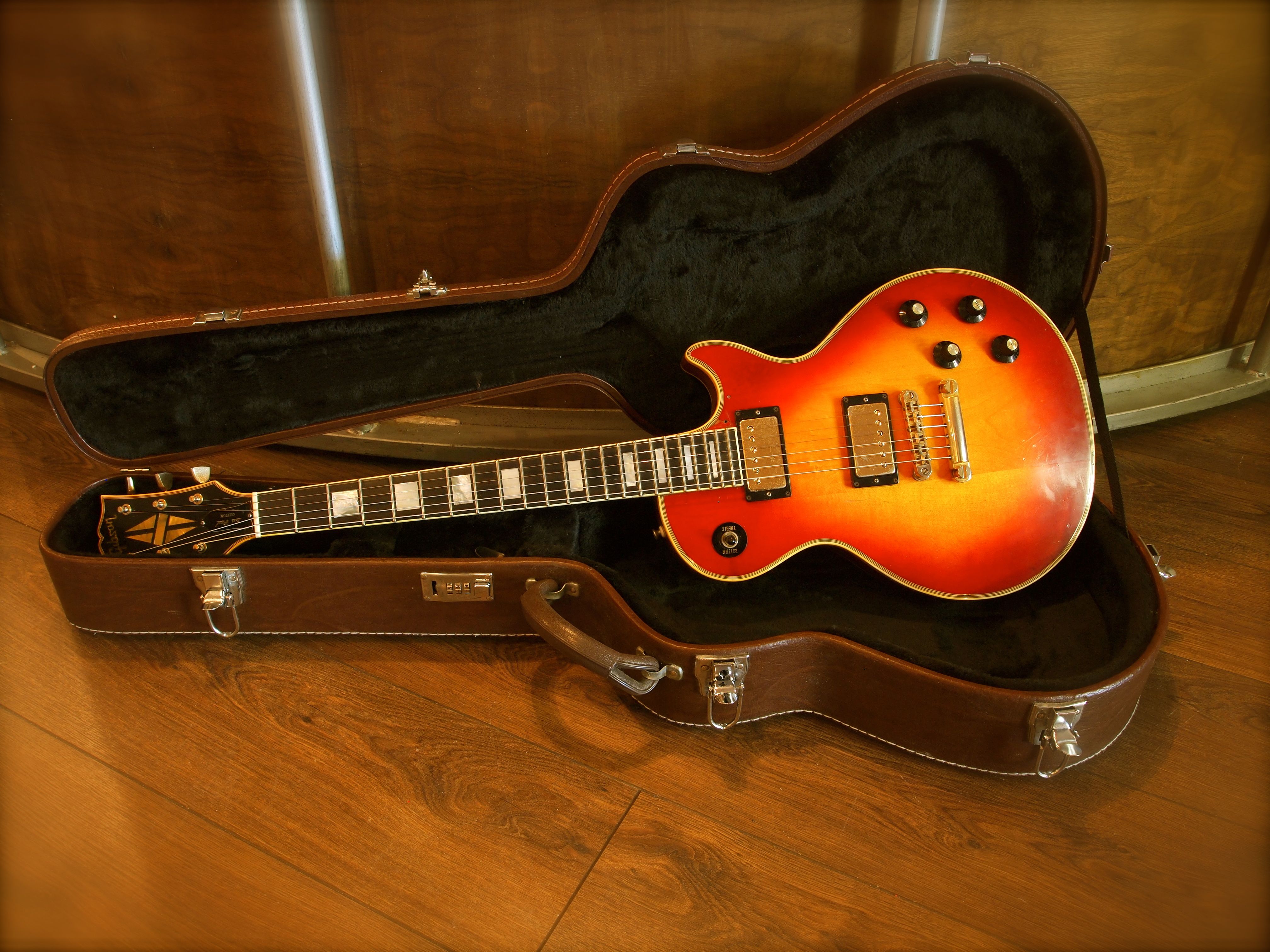 Gibson Les Paul Custom 1970's Sunburst Guitar For Sale Beat It Music