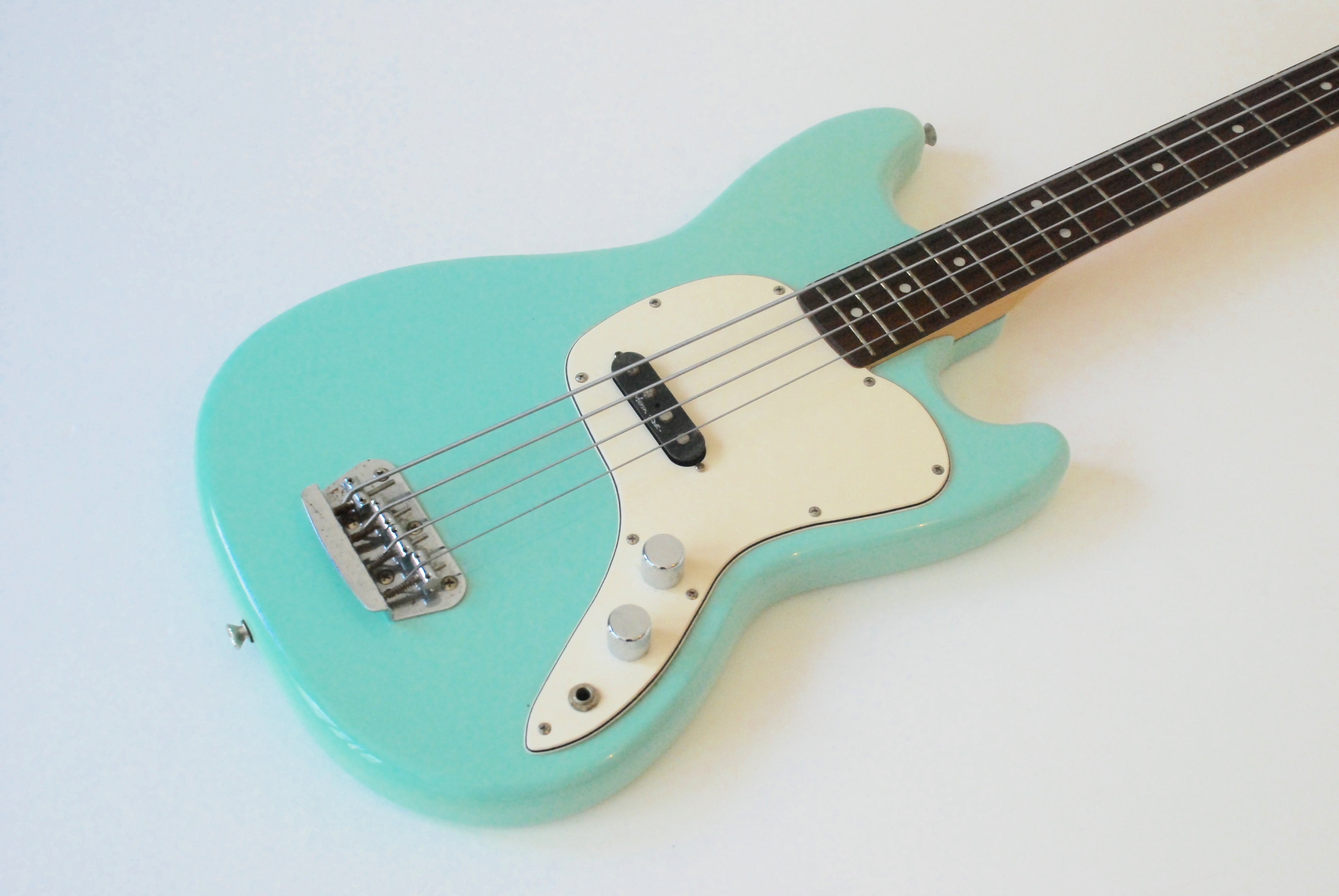 fender squier musicmaster bass