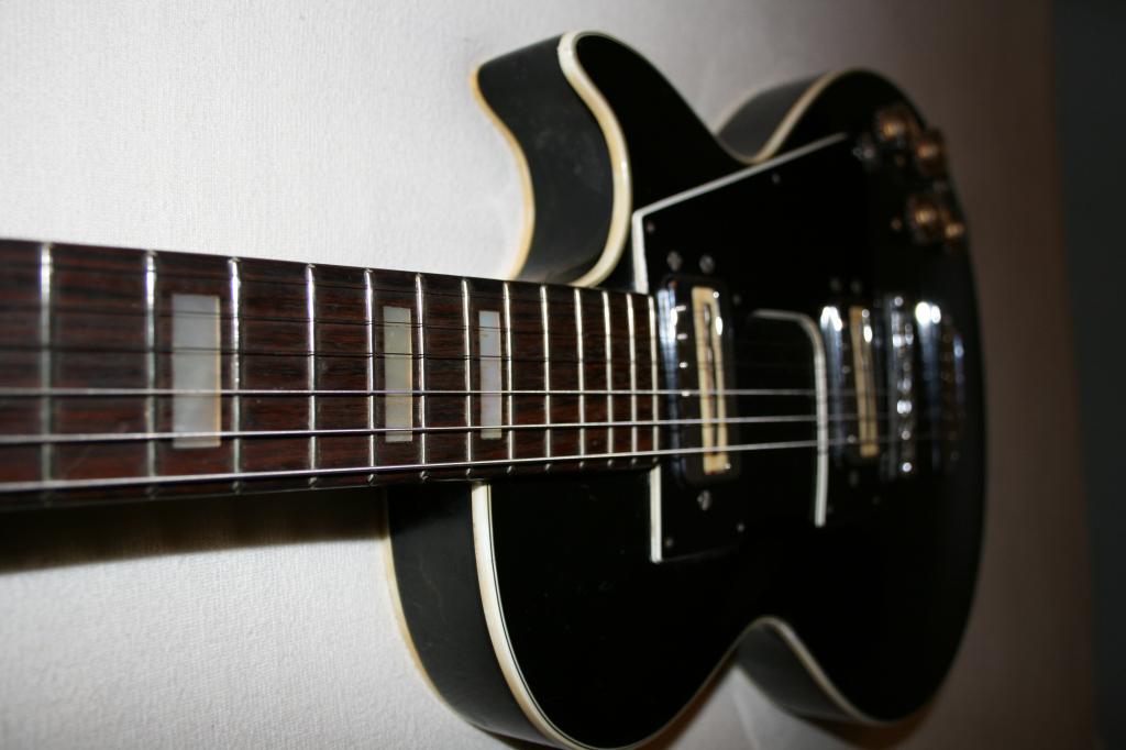 Hofner 4579 deals