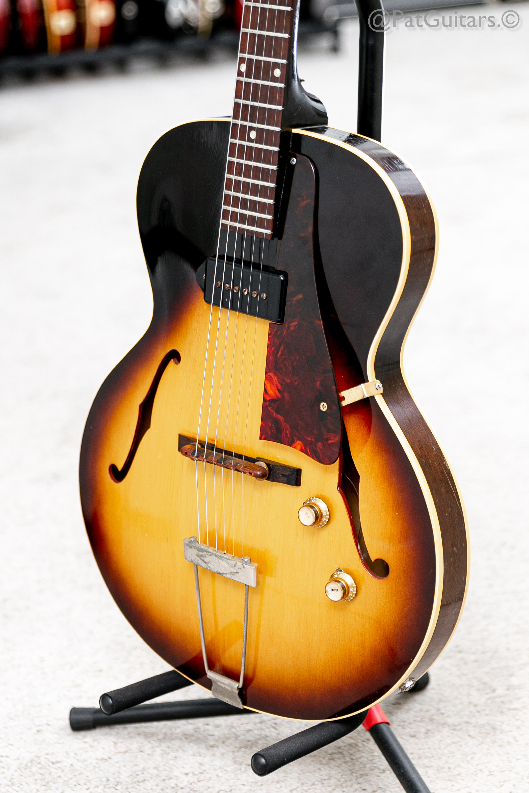 Gibson ES 125T In Sunburst. Slim Body Vintage Archtop Guitar. 1963 ...