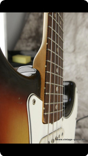 Fender Stratocaster  1966 3 Tone Sunburst