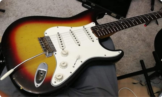 Fender Stratocaster  1966 3 Tone Sunburst