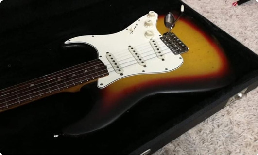 Fender Stratocaster  1966 3 Tone Sunburst