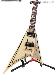 Jackson Pro Series Rr5 Rhoads Mij Ivory With Black Pinstripes 7.2 Lbs 2006