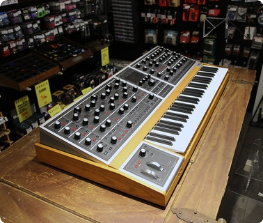 Moog One 8 Natural