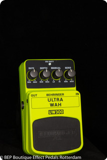 Behringer Uw300 Ultra Wah Green