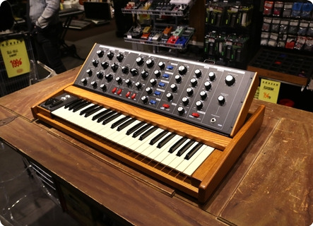 Moog Minimoog Voyager Old School 2008 Natural