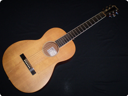 Larrivee O 01 Mahogany 2001 Natural