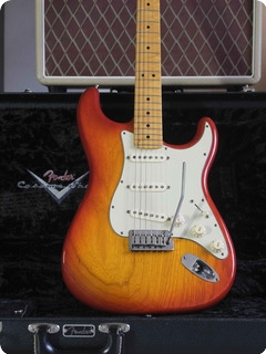 Fender Custom Shop Custom Deluxe Stratocaster 2010 Sunburst