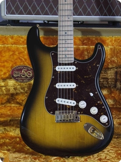 Fender 50th Anniversary American Deluxe Stratocaster 2004 Sunburst