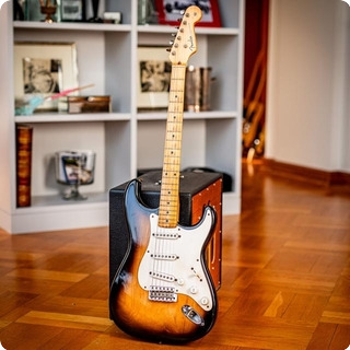 Fender Stratocaster The First 100  1954 Sunburst