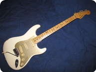 Fender STRATOCASTER 1958 OLYMPIC WHITE W Anodized Guard