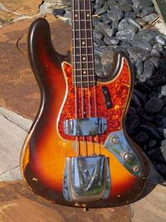 Fender Jazz Bass 1961 Faded 3 Tone Sunburst