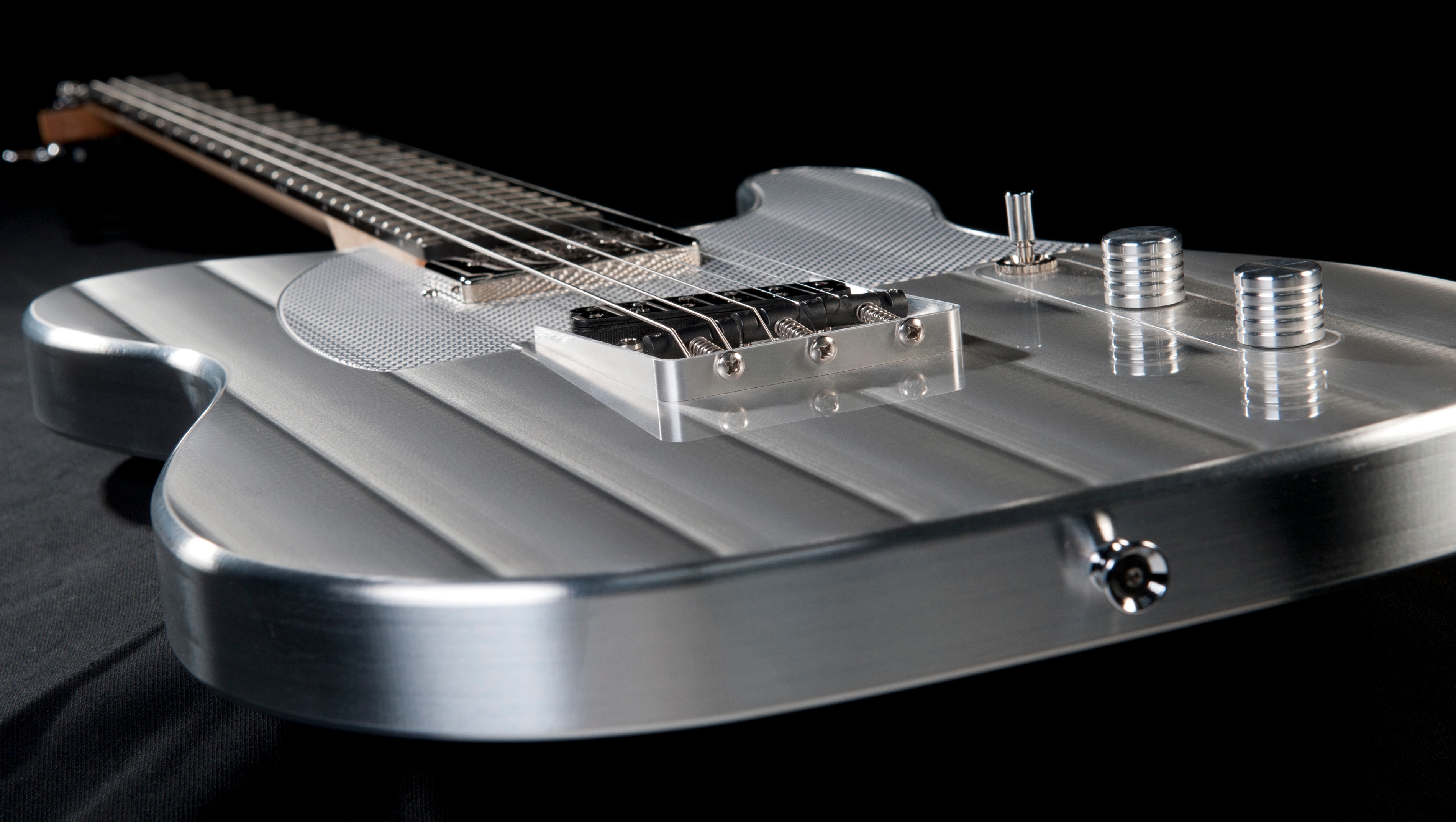 liquid metal guitars-Machine Art