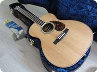 Larrivee OM 04 Gloss Top SitkaRosewood With Pick up 2012 Matural