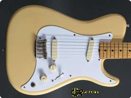 Fender Bullet 1981 Cream White