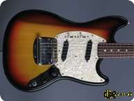 Fender Mustang 1972 3 tone Sunburst