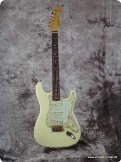 Fender Stratocaster 1959 Reissue Relic 2006 Olympic White W. Gold Parts