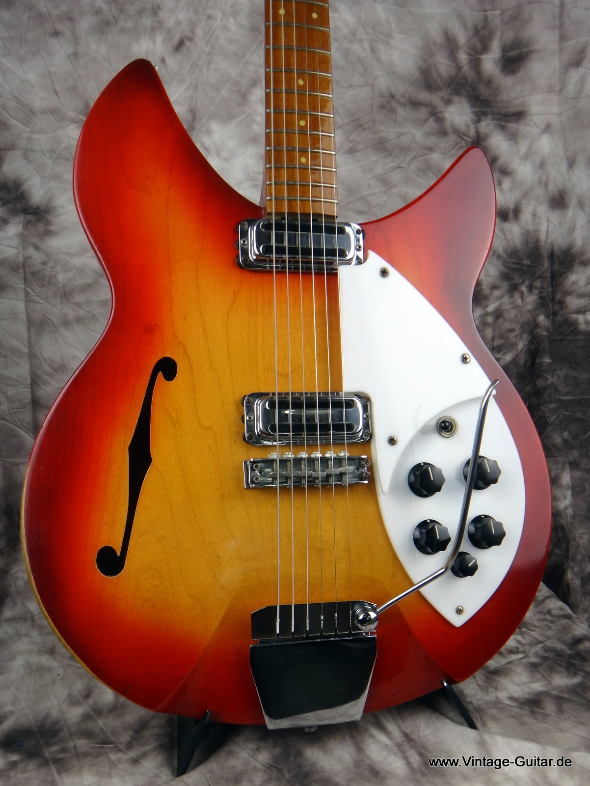 Rickenbacker 335 1965 Sunburst Guitar For Sale Vintage Guitar Oldenburg