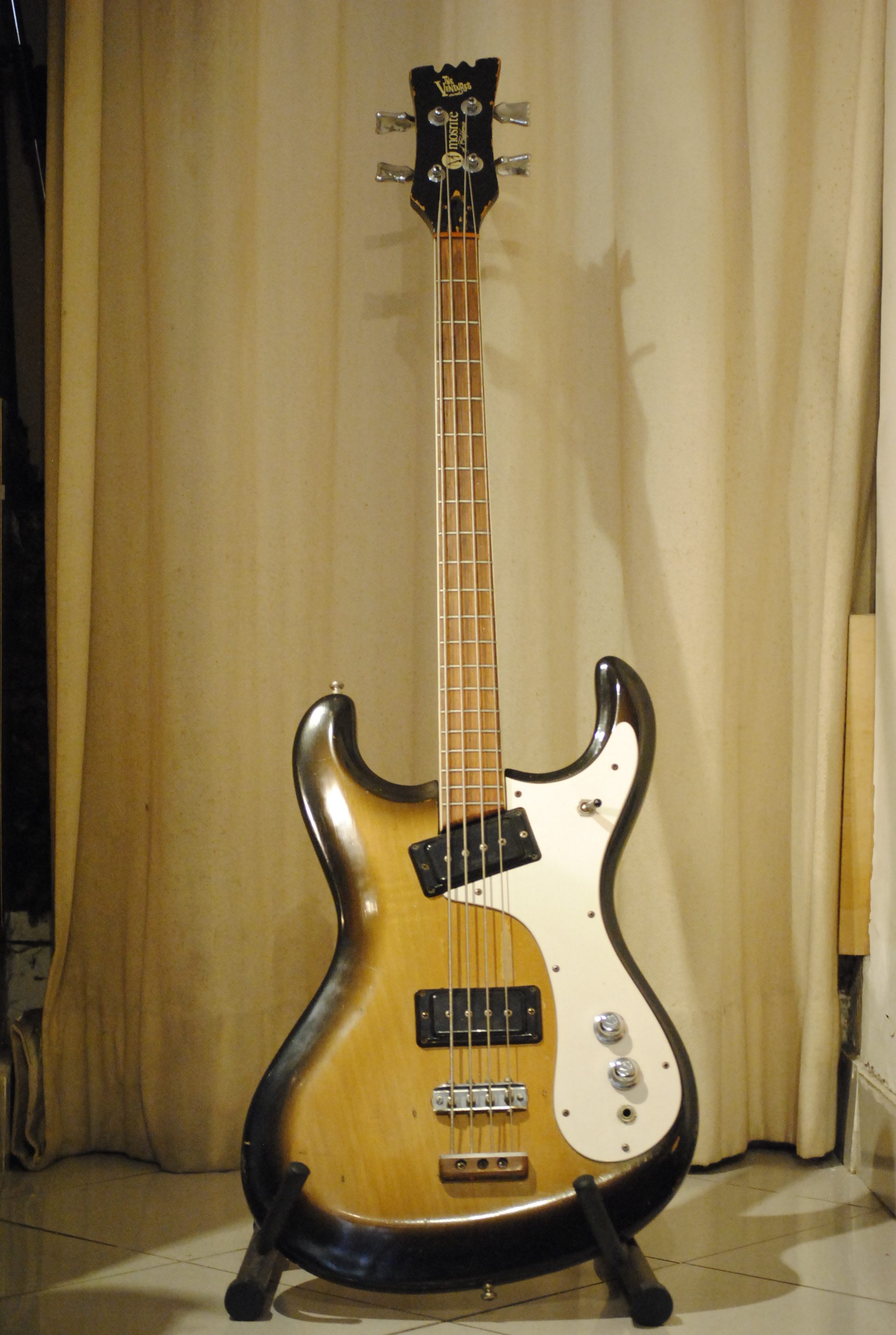 mosrite ventures bass guitar