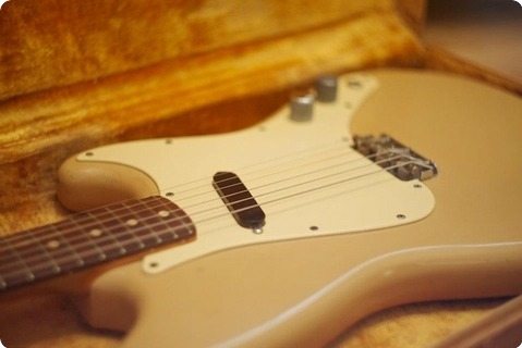 Fender Musicmaster 1960 Tan