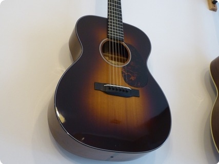 C.f. Martin 000 18 Golden Era 1937 Sunburst 