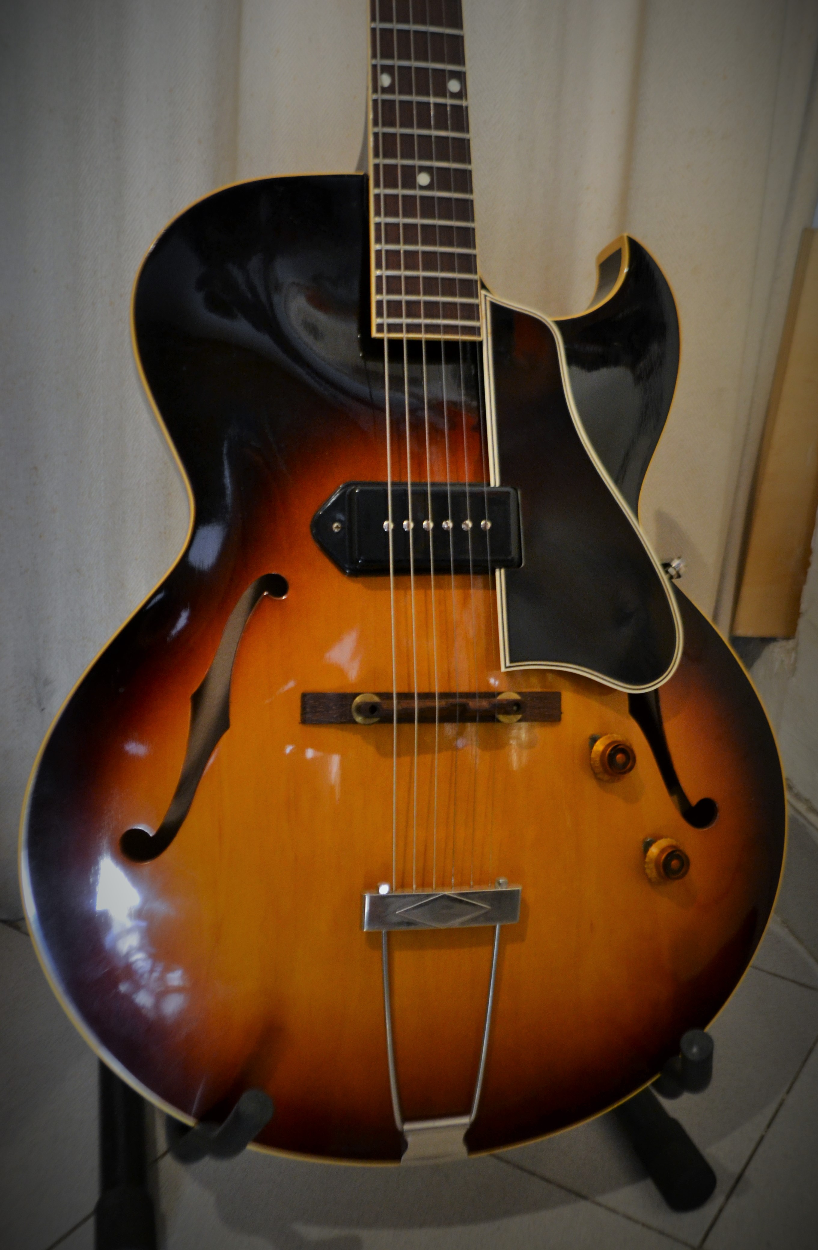 Gibson ES 225 1959 Sunburst Guitar For Sale Rome Vintage Guitars