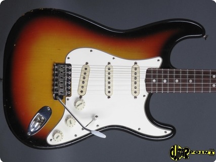 Fender Stratocaster 1965 3 Tone Sunburst