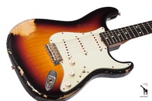 Fender Fender Custom Shop 2007 NAMM Limited Edition 1962 Stratocaster Heavy Relic 2007 3 Tone Sunburst