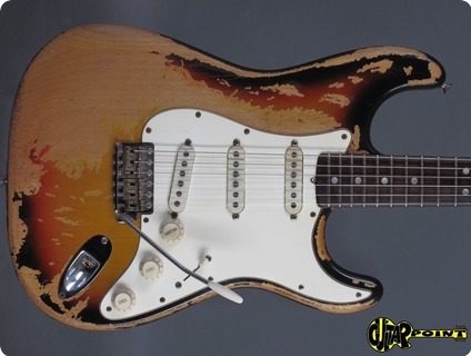 Fender Stratocaster 1968 3 Tone Sunburst