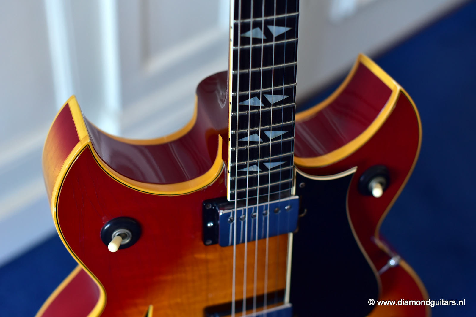 Gibson Trini Lopez Deluxe (1965) 1965 Cherryburst Guitar For Sale ...