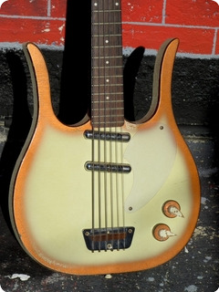 Danelectro Longhorn 4623 6 String Bass 1959 Copper’burst