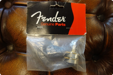 Fender Fender Concentric 250k 500k Solid Shaft Potentiometer   No Hardware