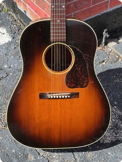 Gibson J 45 1947 Dark Sunburst Finish