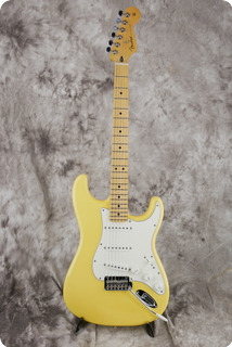 Fender Stratocaster 2017 Yellow