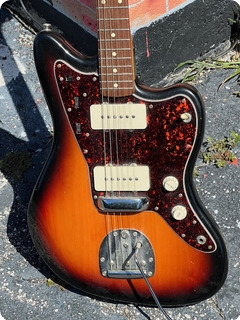 Fender Jazzmaster '62 Avri Reissue  2001 Sunburst Finish