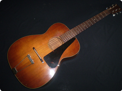 C. F. Martin & Co R18 1933 Sunburst